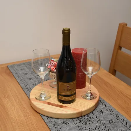 Zlatni Javor Twins 자호리나