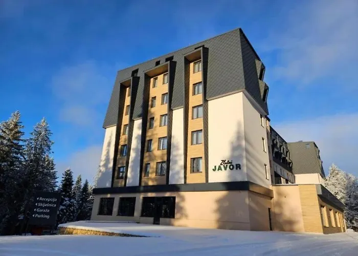 Zlatni Javor Twins 자호리나